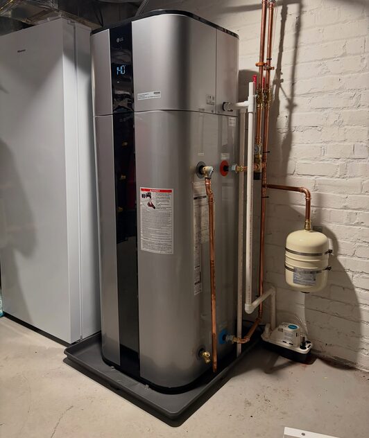 New tank water heater installed by Corpus Christi PipeWorks